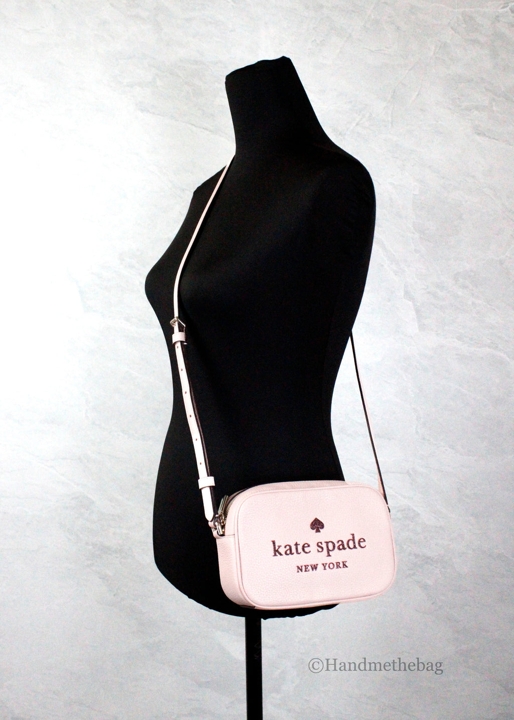 Sac appareil photo Kate Spade en cuir gaufré rose scintillant, mini